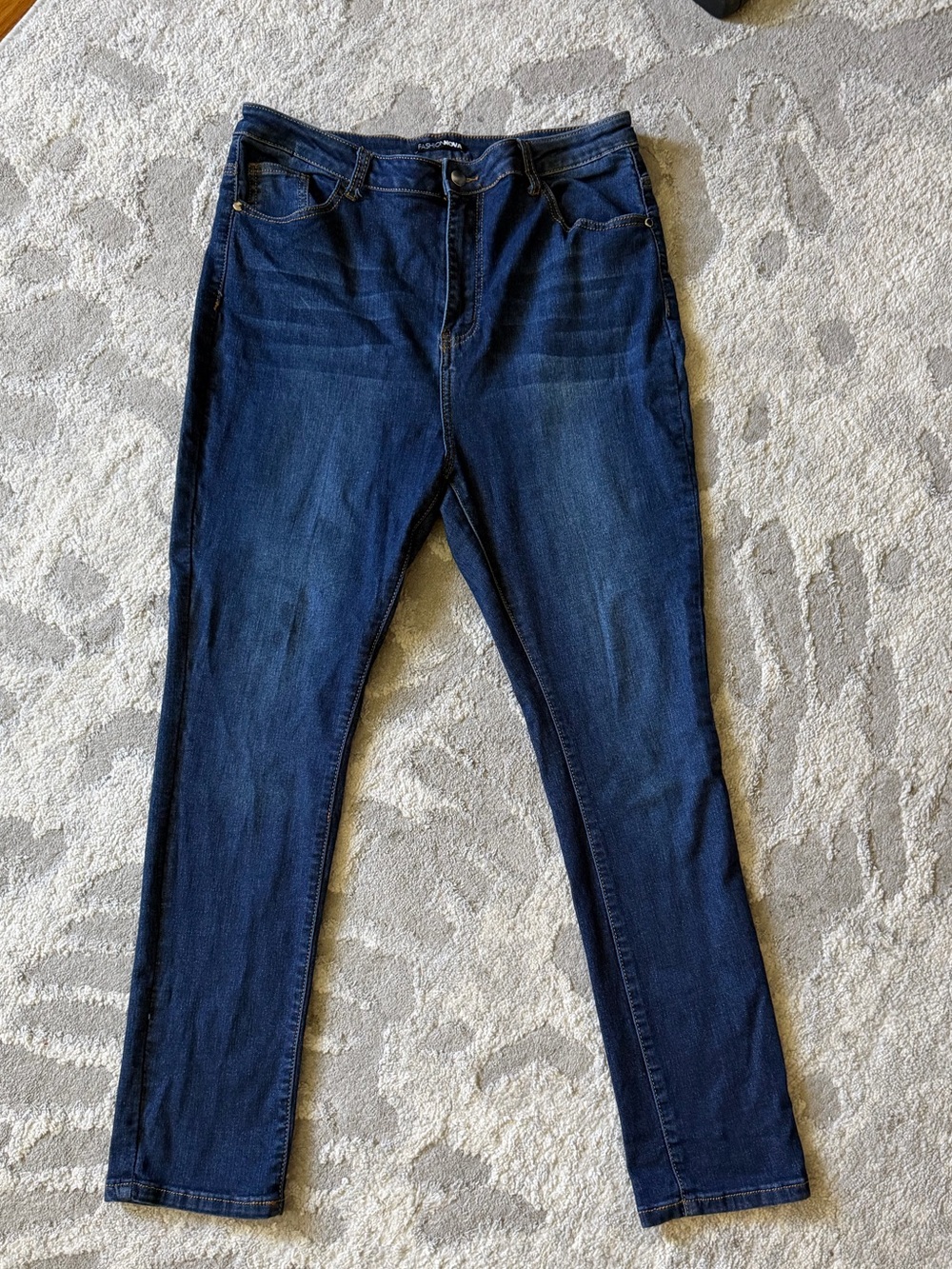 Fashion Nova Women’s Slim Straight Dark Blue Jeans